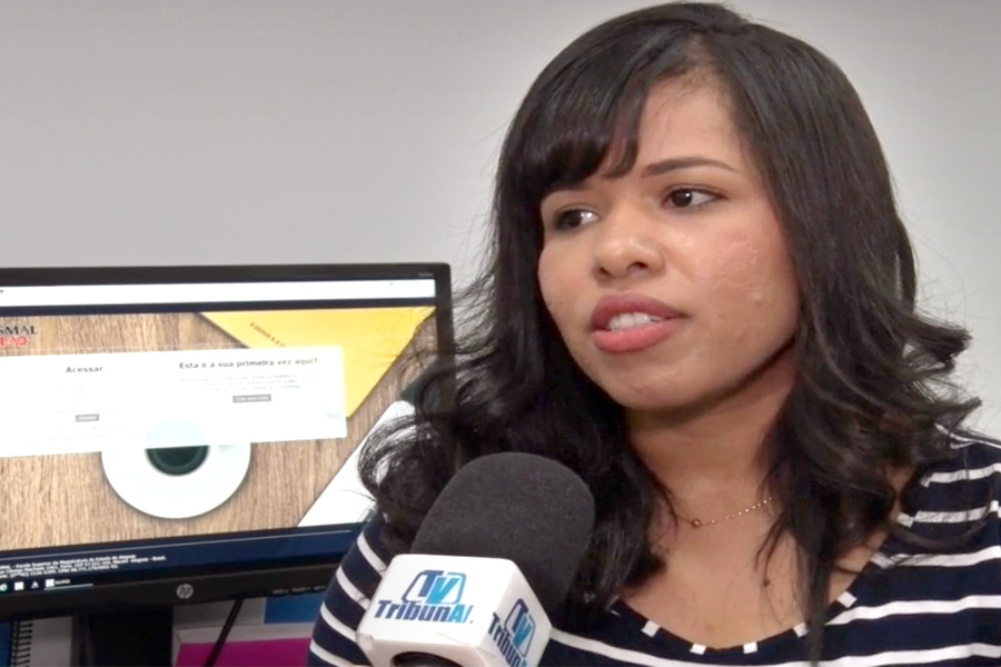 Servidora Caroline de Carvalho é uma das inscritas no primeiro curso a distância da Esmal.