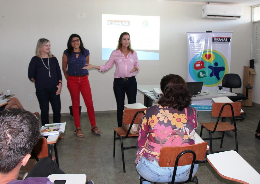 Conceição Marques, Luzia Rodrigues e Ana Valéria Pitta, servidoras do PCJE. 