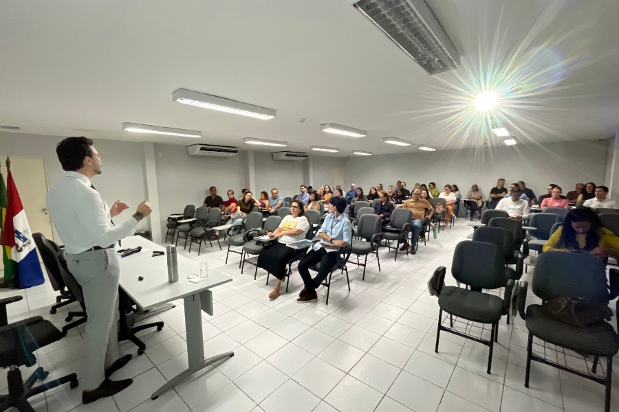 Na quinta-feira (24), a mesma capacitação foi oferecida aos servidores do interior do estado, na Faculdade Cesmac do Agreste, em Arapiraca.