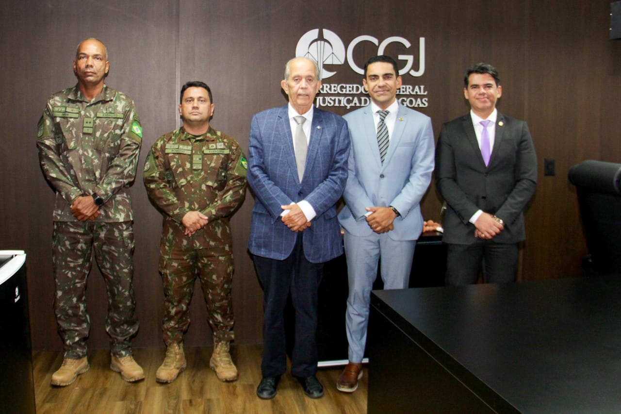 Representantes da Corregedoria e do Exército Brasileiro. Foto