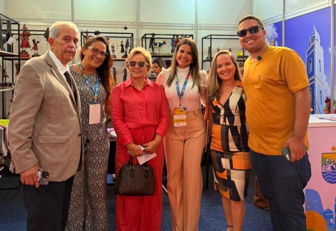 Des. Celyrio Adamastor e esposa, Eurides Accioly,  na Feira dos Municípios Alagoanos. Foto