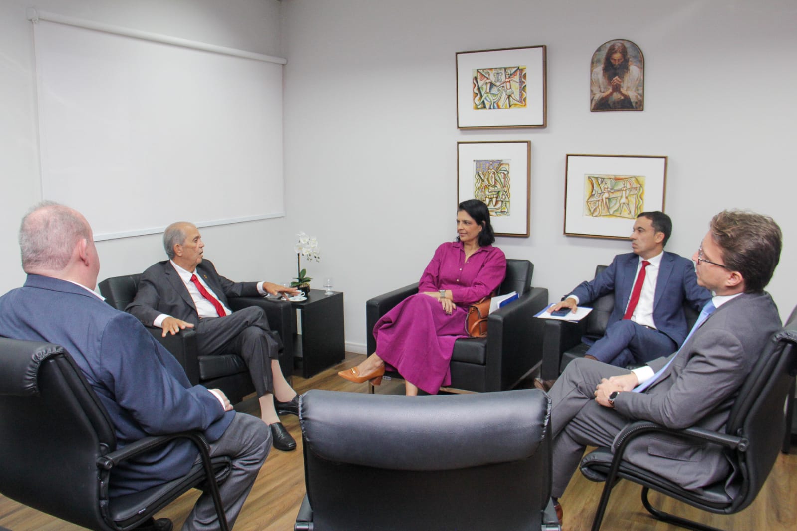 Des. Celyrio Adamastor, em diálogo com representantes da OAB/AL. Foto