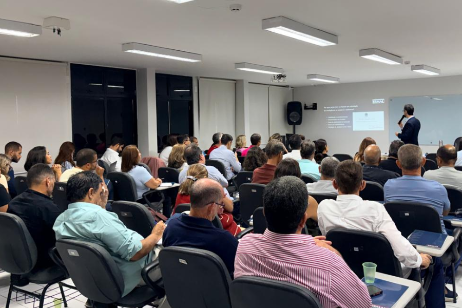 Curso reúne oficiais de justiça para capacitação em técnicas de inteligência e uso de sistemas eletrônicos na Esmal.