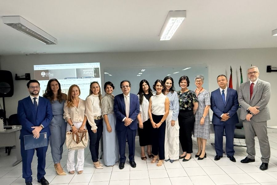 Representantes da Enfam conhecem boas práticas da Esmal  em visita institucional