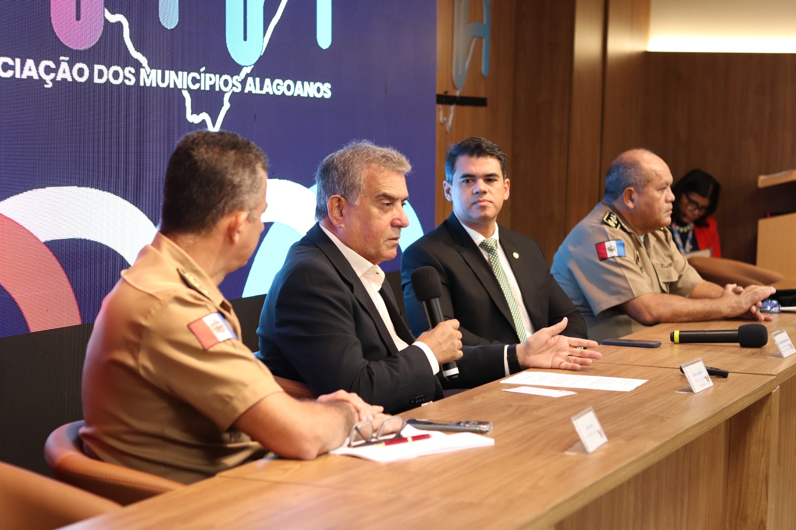 CGJ dialoga com AMA e PM para criação de depósitos regionais