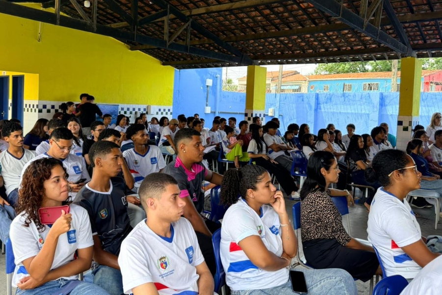 Cerca de 80 alunos da Escola Estadual Professora Julieta Ramos Pereira assistiram à palestra 
