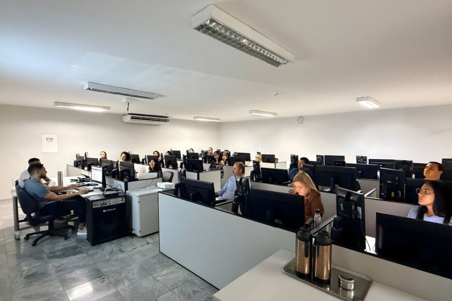 Treinamento conduzido pela Diati orienta equipe técnico-administrativa durante a transição do SAI para o SEI.
