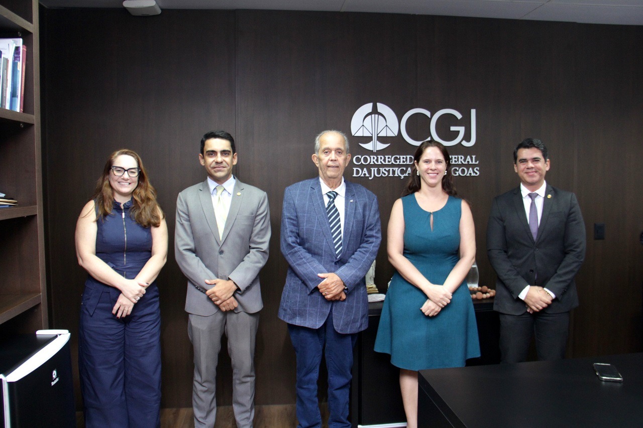 Representantes da CGJAL e da Procuradoria Federal em Alagoas (PFAL). Foto