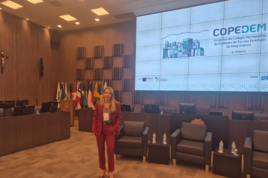 Juíza Luciana Raposo representa a Esmal no 60º encontro do Colégio Permanente de Diretores de Escolas Estaduais da Magistratura, em Belo Horizonte.