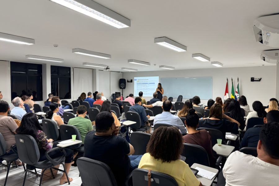 “É importante que todos os servidores tenham conhecimento sobre a cobrança dos novos atos e saibam como realizar corretamente o cálculo das custas”, afirma professora Júlia Pacheco.