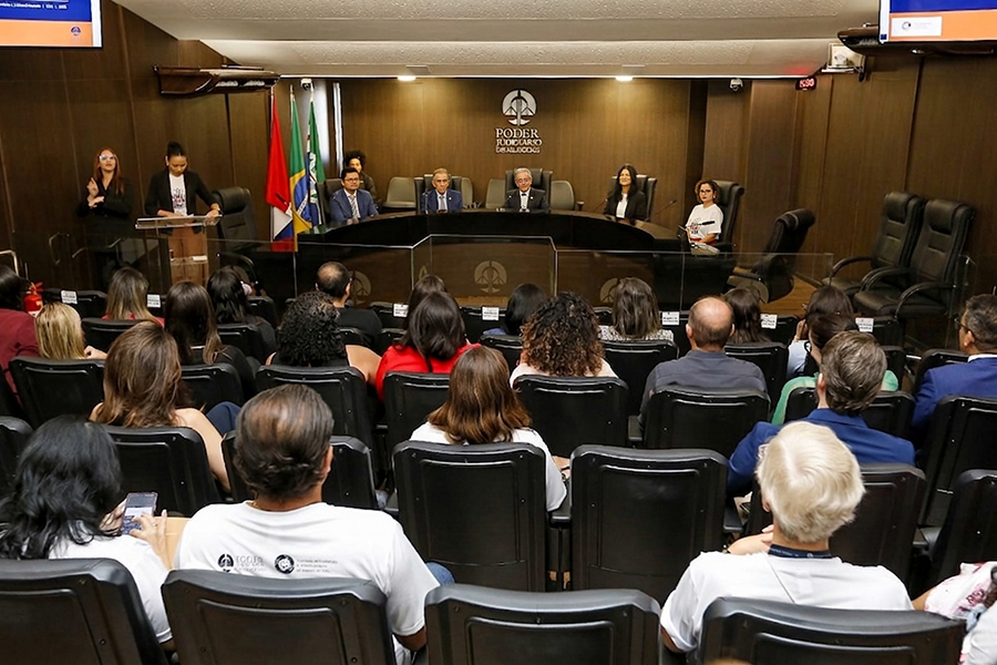 Presidente Fábio Bittencourt abriu a Semana de Combate ao Assédio e à Discriminação,  na sede do TJAL.