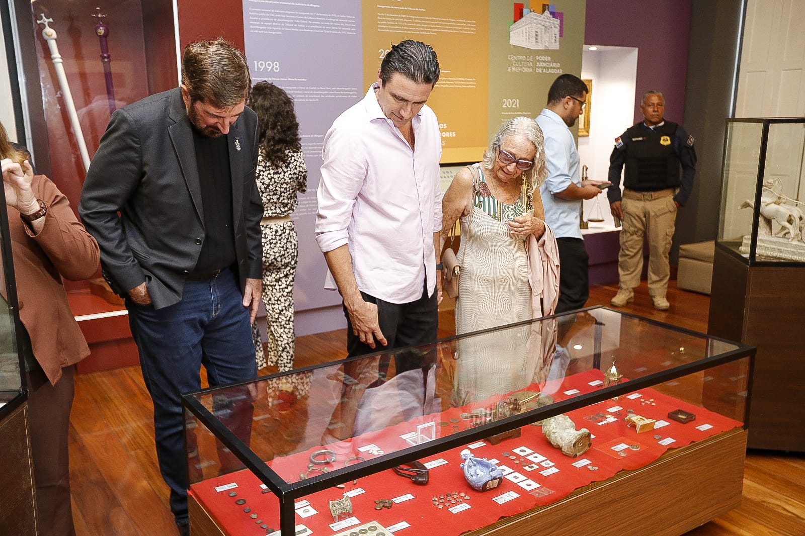 Exposição marca o início da Semana da Memória do Judiciário.