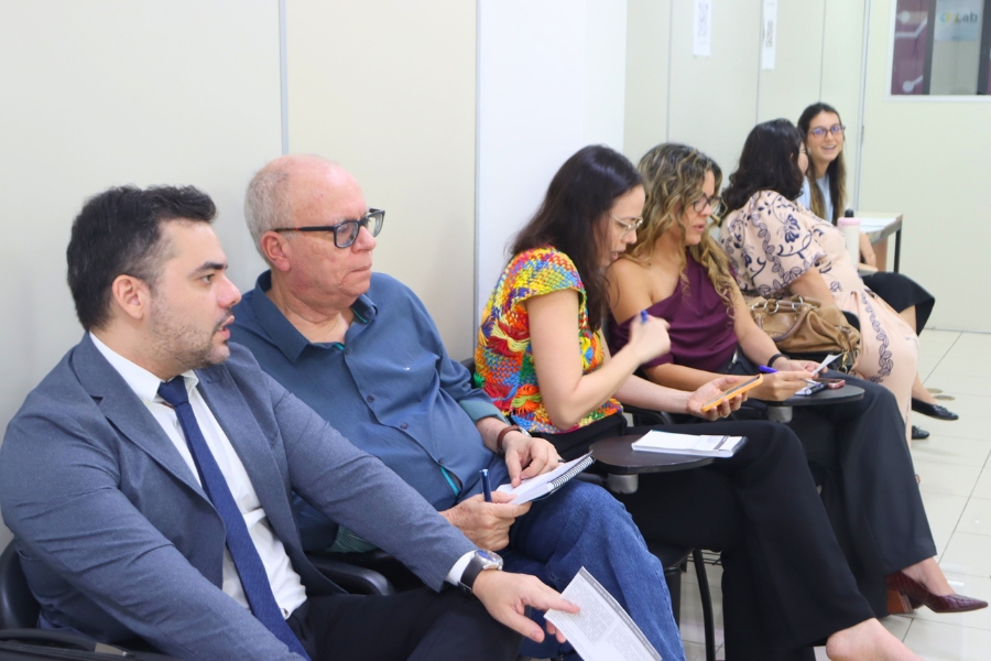Capacitação reúne magistrados e servidores.
