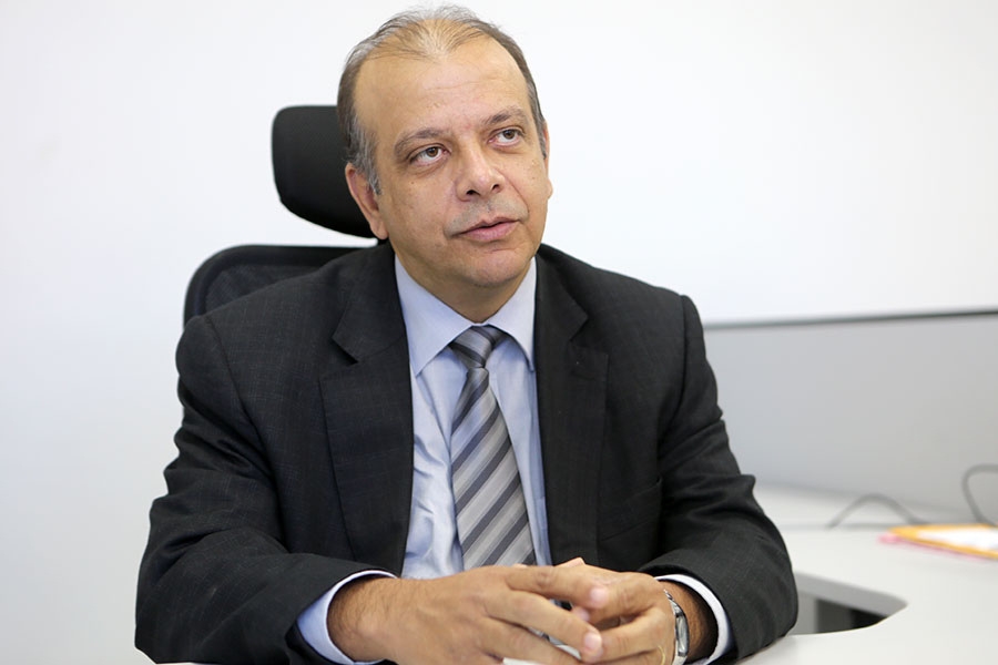 Juiz Manoel Cavalcante explica que o entrelaçamento das competências da União, Estados e Municípios exige um esforço conjunto da academia e do Judiciário.