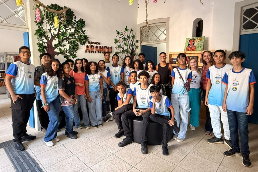 Estudantes da rede pública conheceram a Biblioteca Graciliano Ramos e aprenderam sobre a cultura da festa junina.