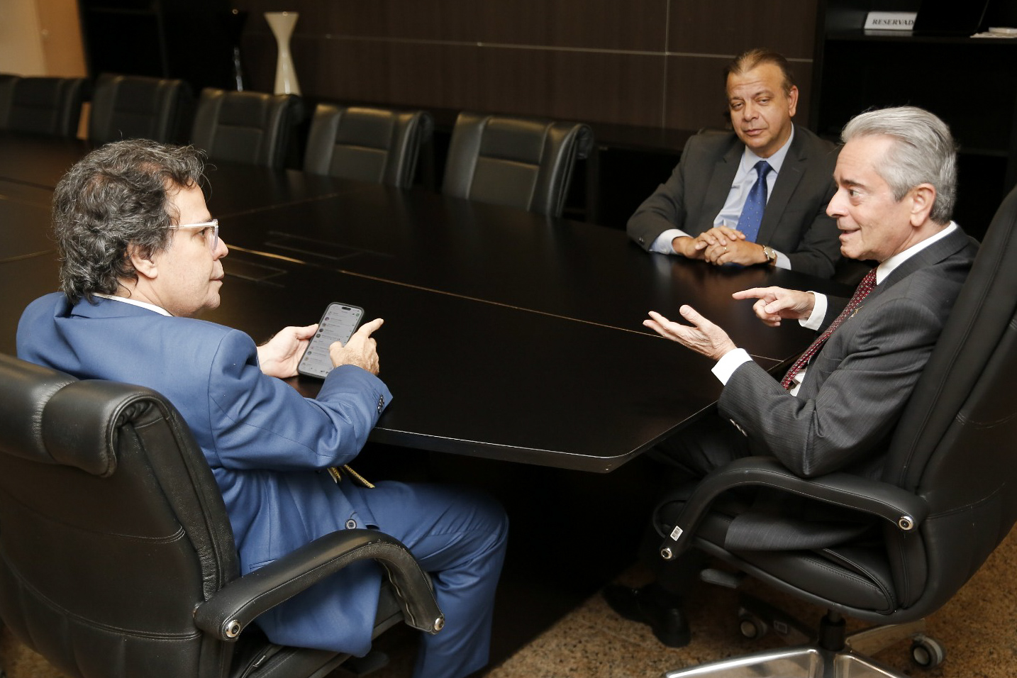 Presidente Fábio Bittencourt discutiu ações da Esmal com representantes da Escola.