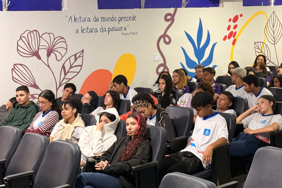 Estudantes das escolas estaduais Princesa Isabel e Silveira Camerino participaram de palestra promovida pelo PCJE.