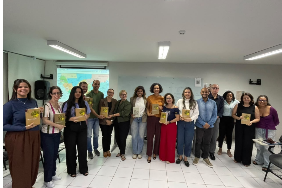 Leitura guiada de Um Defeito de Cor reúne participantes na Esmal para refletir sobre a história do Brasil e as formas de resistência da população negra.