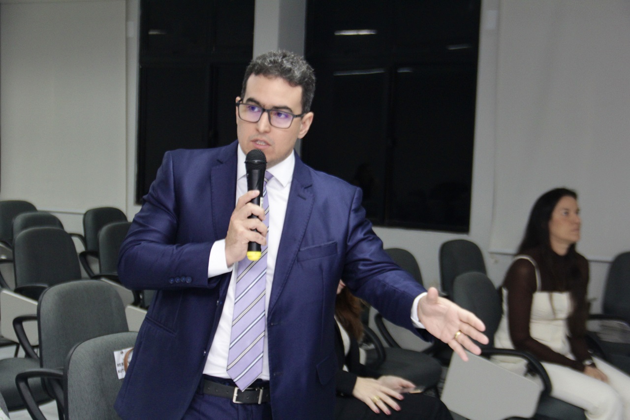 Caio Aguiar ministra painel sobre o formulário de inspeção ordinária