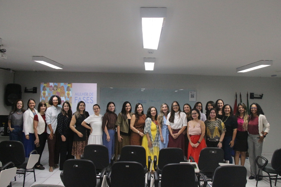 Palestra “Mulher de Fases” realizada na Esmal, hoje (08)